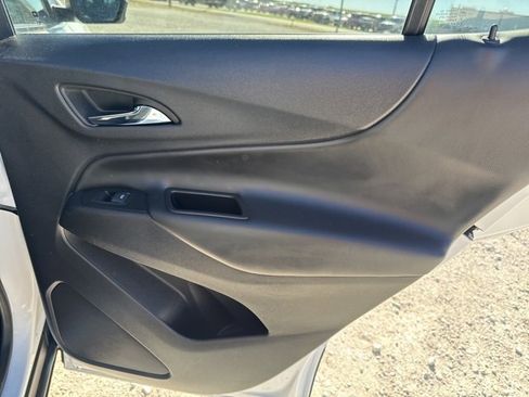 Used 2024 Chevrolet Equinox LT image 19
