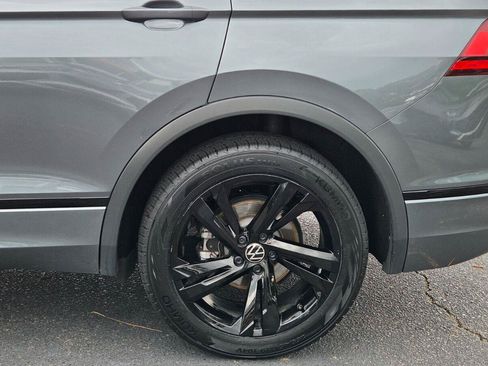 Certified 2023 Volkswagen Tiguan SE R-Line FWD image 15