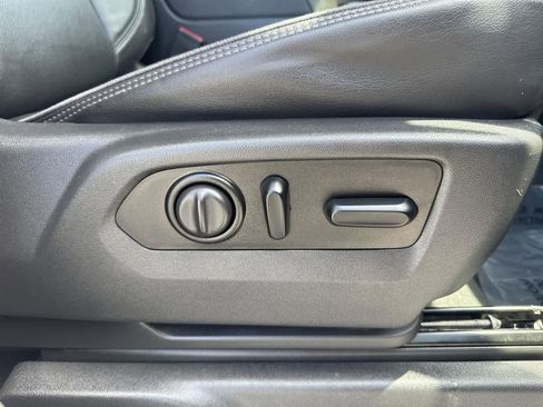 Used 2021 Chevrolet Silverado 1500 High Country w/ Technology Package image 39