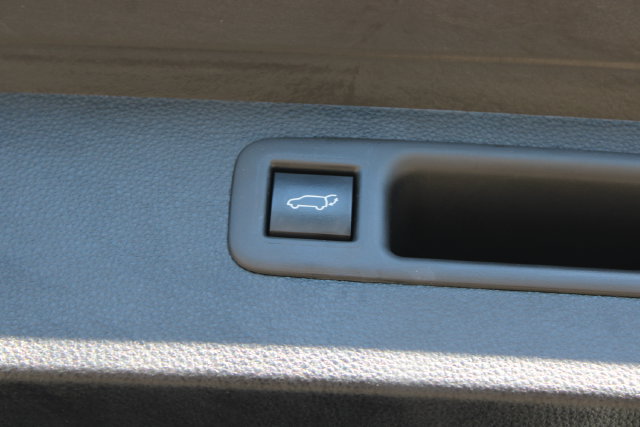 Used 2022 Toyota Highlander XLE FWD image 39
