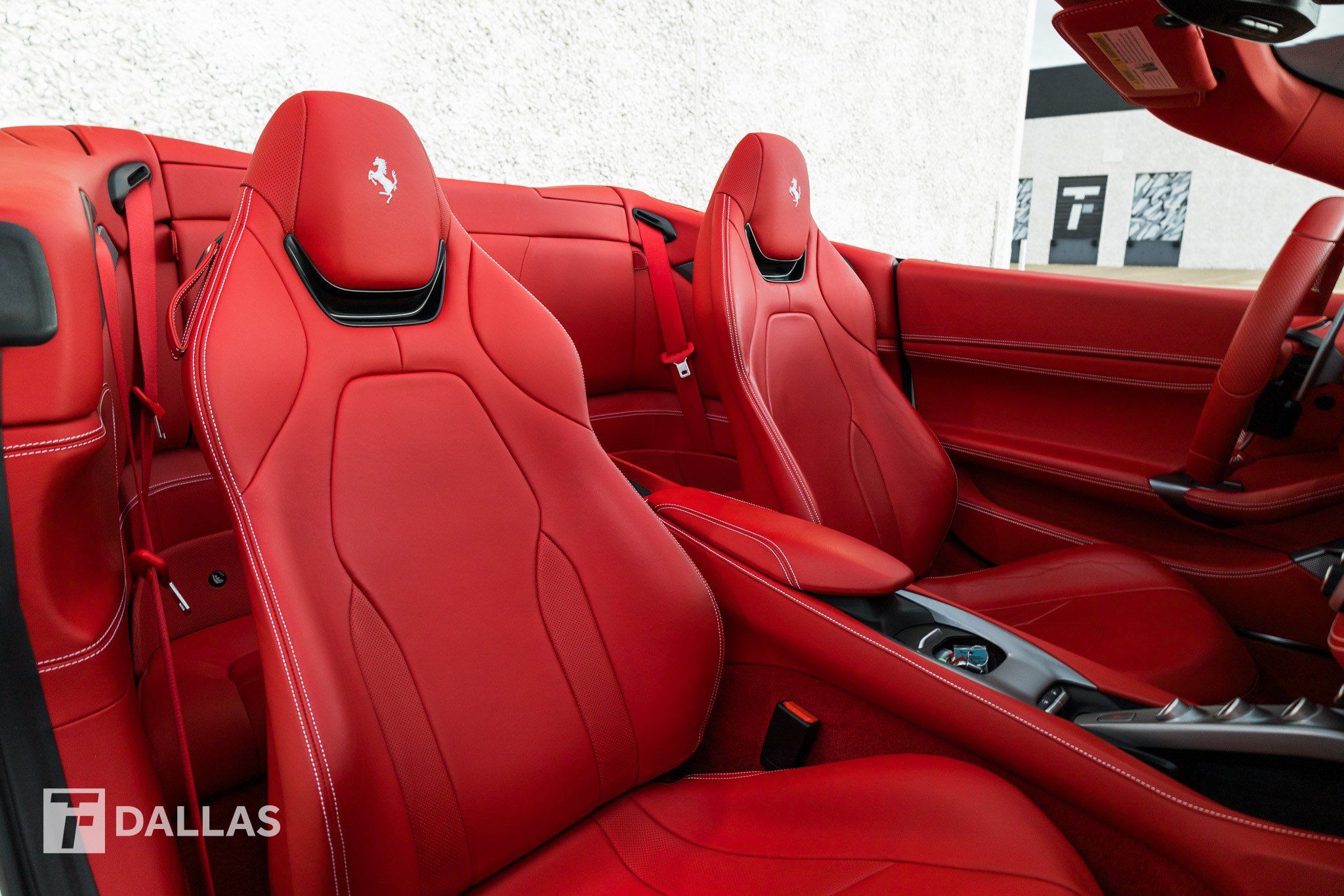 Used 2019 Ferrari Portofino RWD image 36