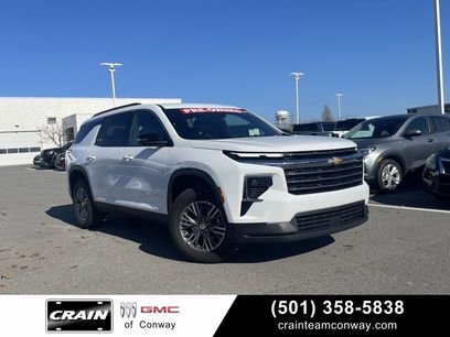 Used 2025 Chevrolet Traverse LT