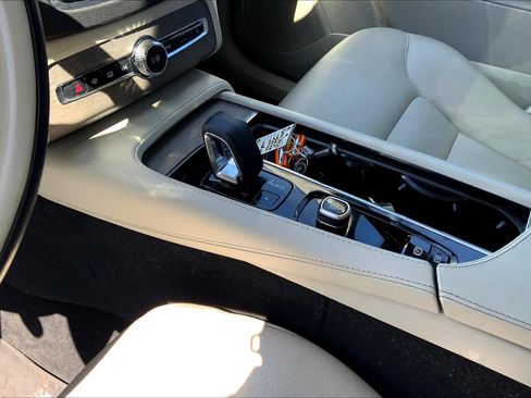 Certified 2023 Volvo XC90 B6 Plus w/ Protection Package image 15