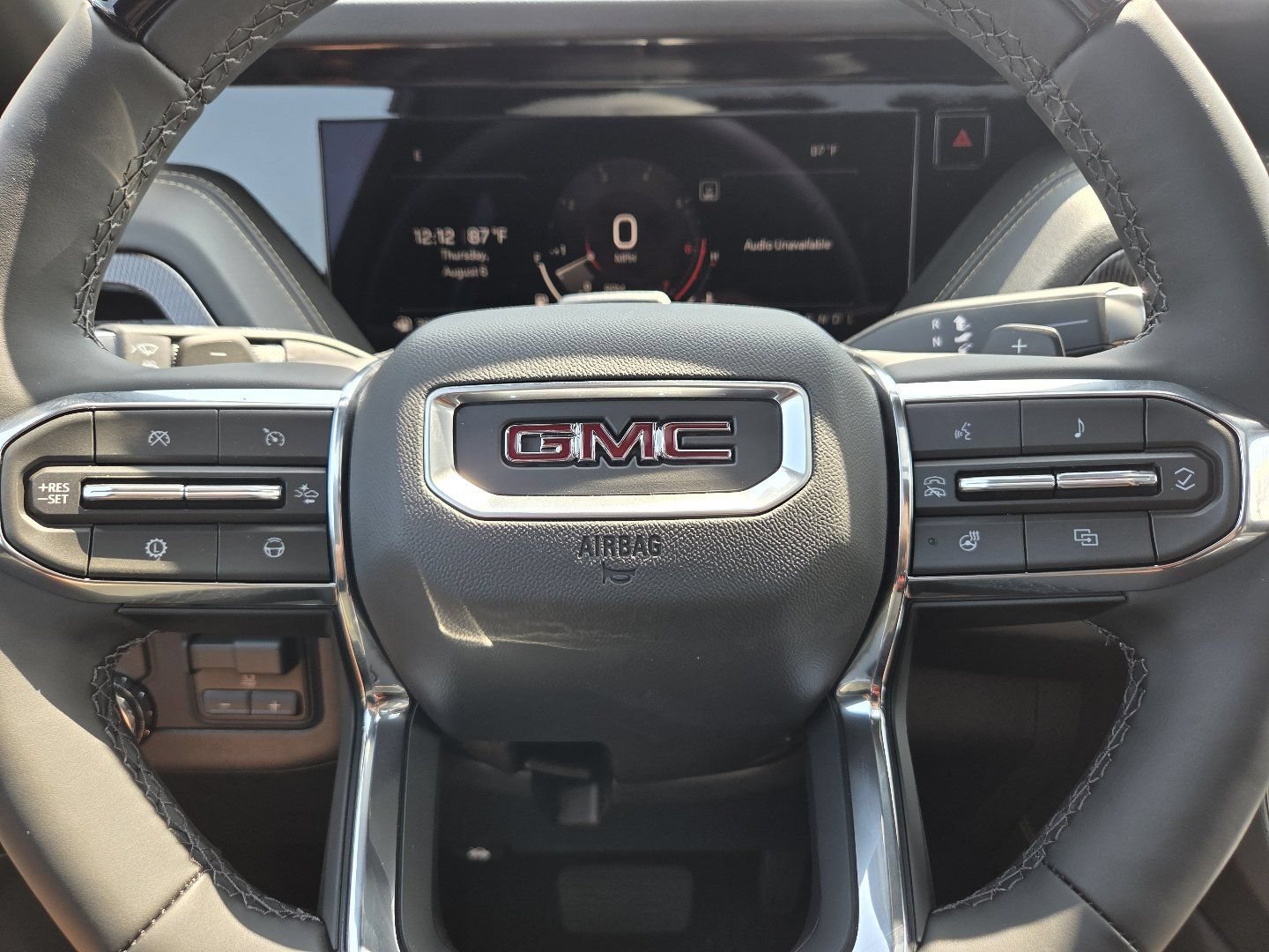 New 2026 GMC Yukon Elevation w/ Elevation Premium Package AWD/4WD image 34