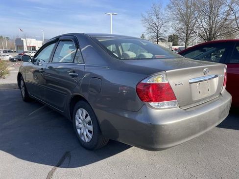 Used 2006 Toyota Camry LE image 2
