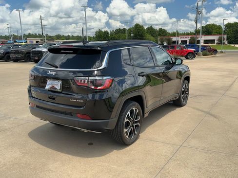Used 2023 Jeep Compass Limited image 8