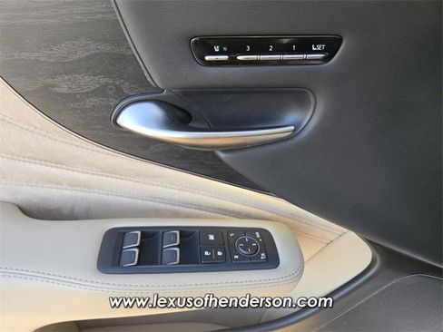 Certified 2021 Lexus LS 500 w/ Accessory Package (Z1) image 21