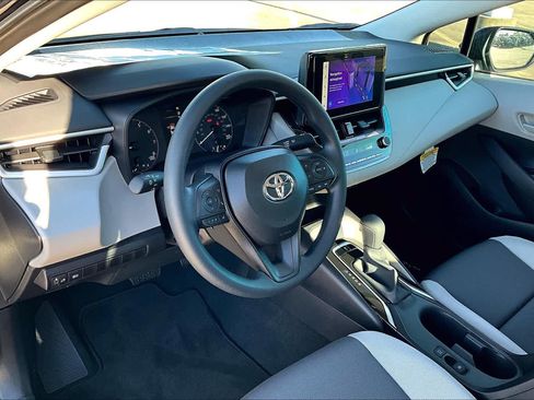 Used 2025 Toyota Corolla LE FWD image 10
