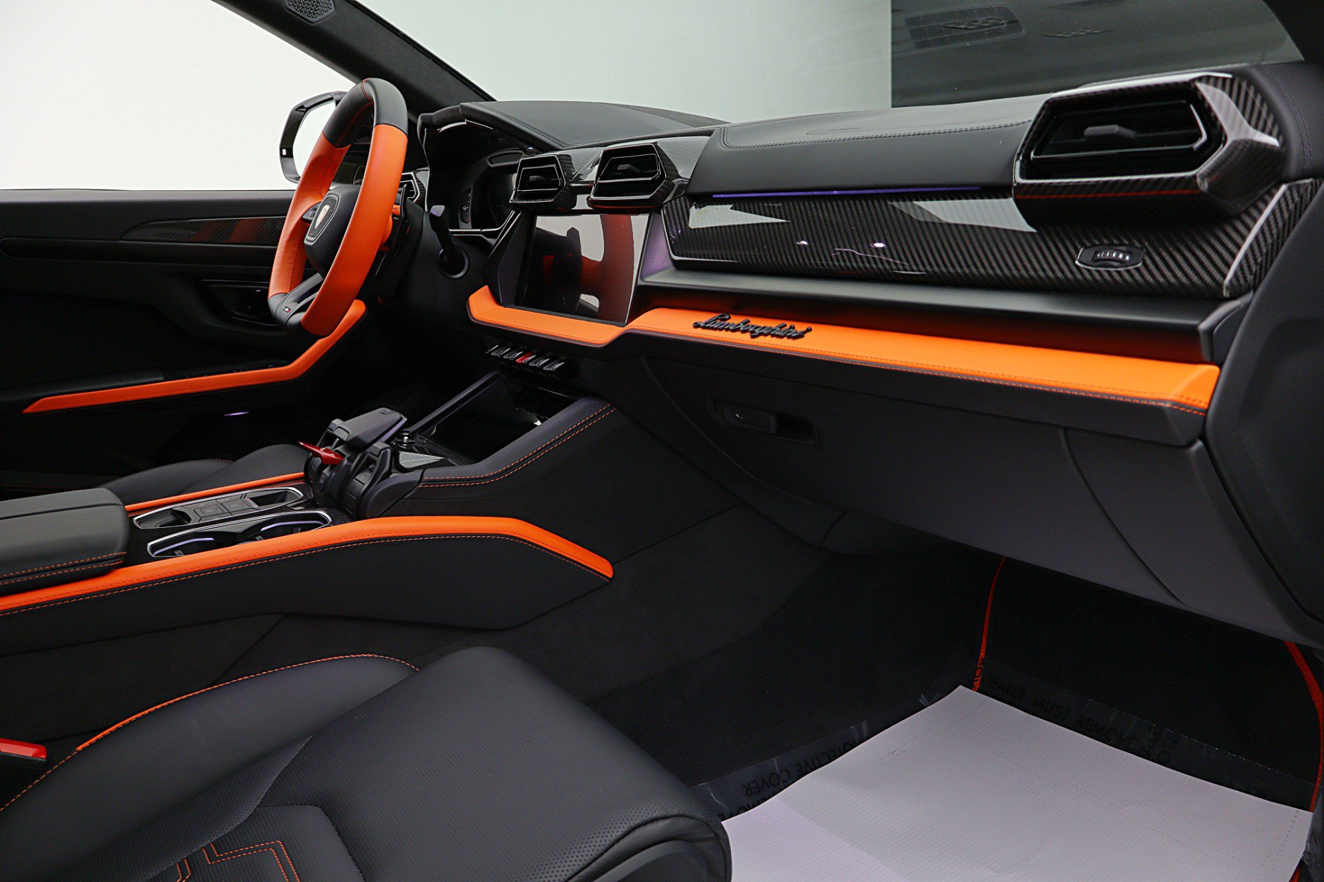 Used 2026 Lamborghini Urus SE AWD/4WD image 28