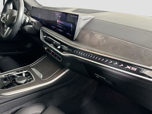 Certified 2024 BMW X5 xDrive40i w/ M Sport Package image 29