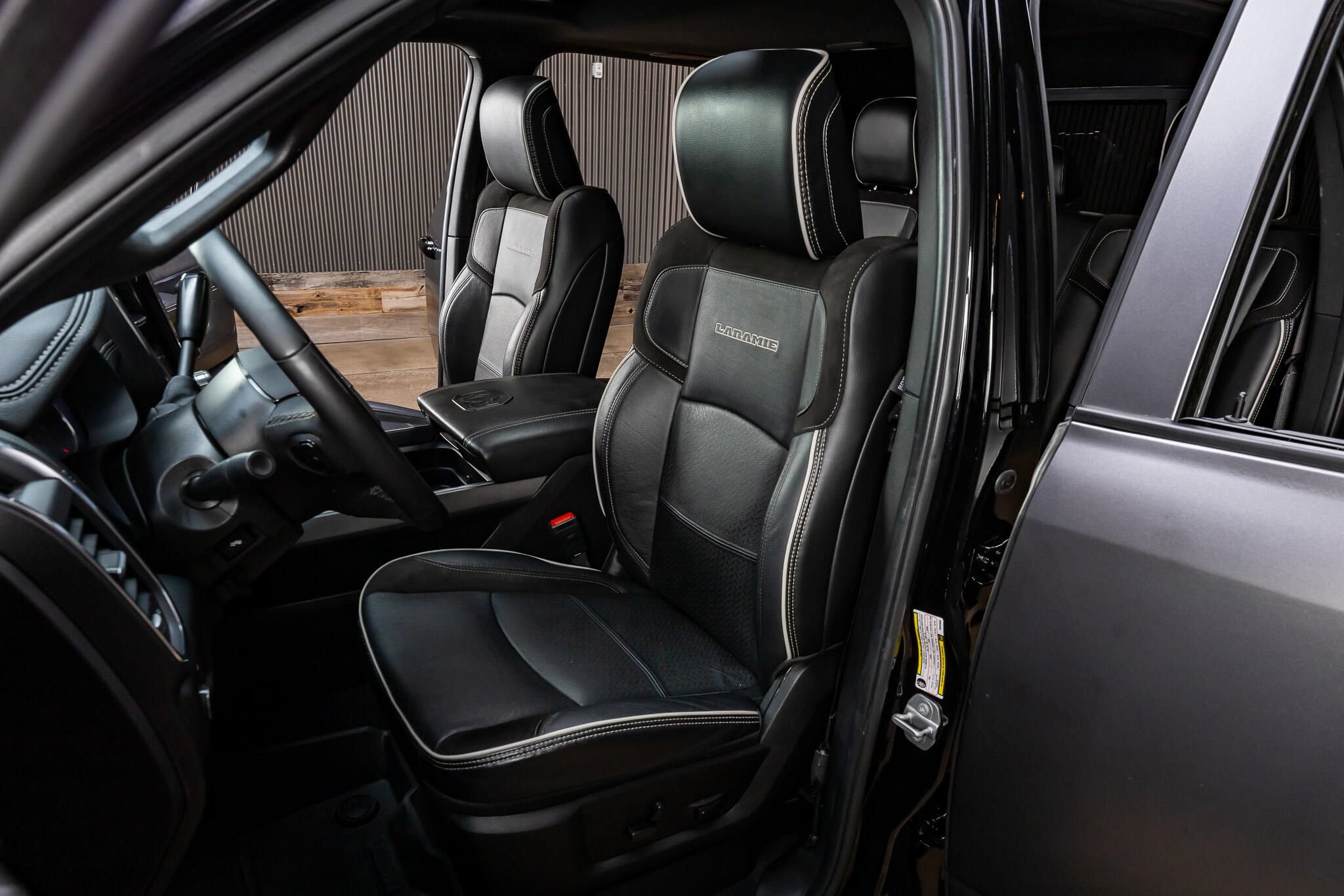 Used 2025 RAM 2500 Laramie w/ Night Edition AWD/4WD image 30