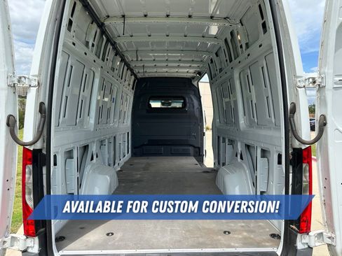 Used 2022 Mercedes-Benz Sprinter 2500 image 25