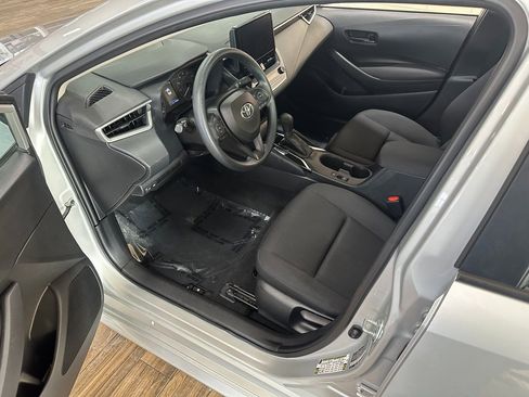 Used 2023 Toyota Corolla LE image 8