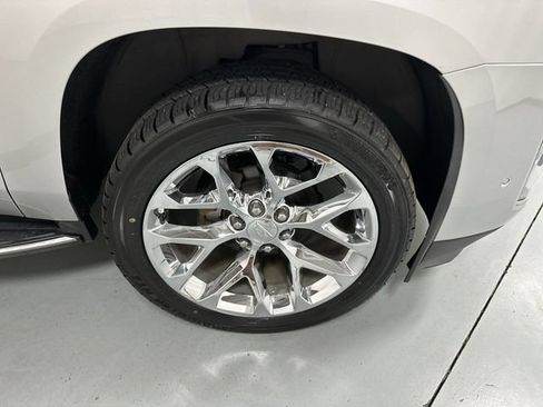 Used 2020 Cadillac Escalade Premium Luxury AWD/4WD image 19
