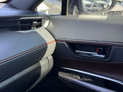 Used 2021 Toyota Venza XLE image 45