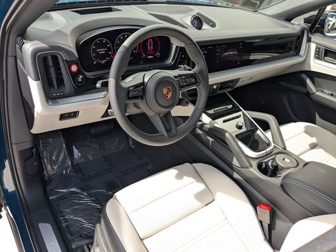 New 2026 Porsche Cayenne Coupe image 4