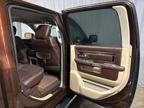 Used 2015 RAM 1500 Laramie Longhorn w/ Convenience Group AWD/4WD image 31