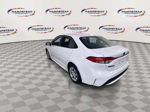 Used 2021 Toyota Corolla LE FWD image 6
