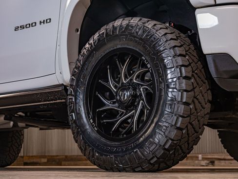 Used 2022 Chevrolet Silverado 2500 High Country w/ Z71 Off-Road Package image 14