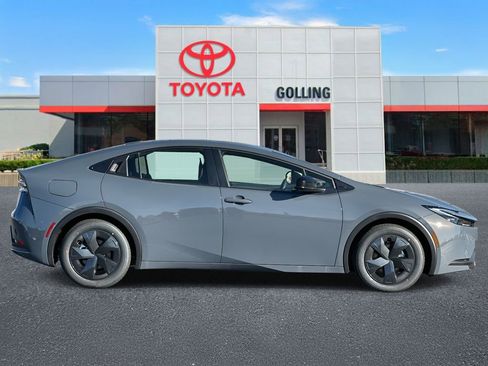 New 2026 Toyota Prius Plug-In Hybrid FWD image 2