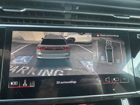 Used 2025 Audi Q8 Prestige w/ Prestige Package image 22