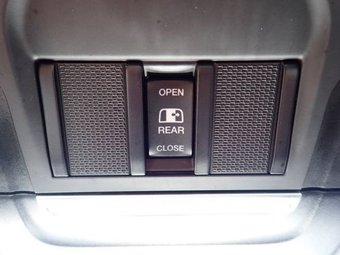 Used 2024 RAM 1500 Big Horn AWD/4WD image 19
