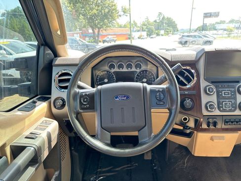 Used 2015 Ford F250 Lariat w/ Chrome Package RWD image 6