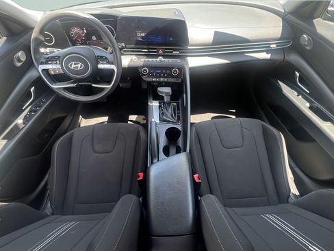 Used 2024 Hyundai Elantra SEL FWD image 10