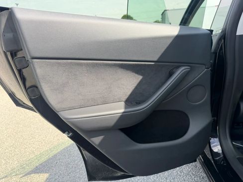 Used 2023 Tesla Model Y Long Range AWD/4WD image 10