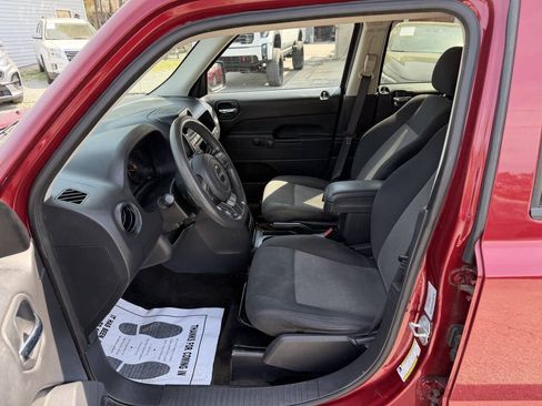 Used 2016 Jeep Patriot Sport FWD image 12