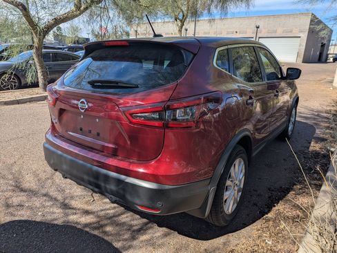 Used 2021 Nissan Rogue Sport S image 3