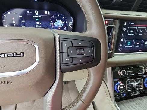 Used 2022 GMC Yukon Denali AWD/4WD image 27