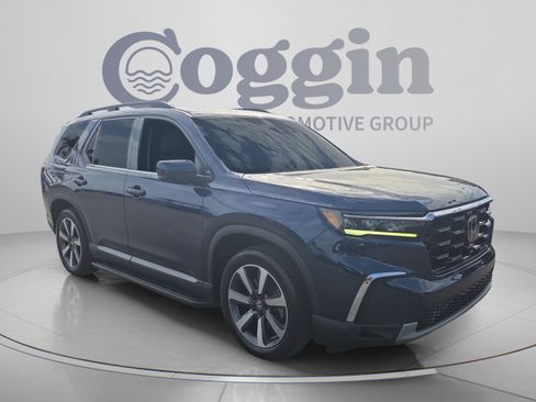 Used 2023 Honda Pilot Touring image 7