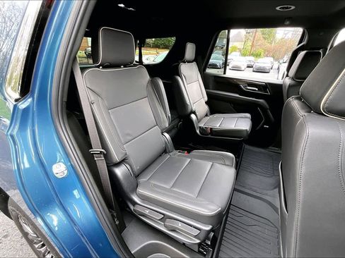 Used 2025 GMC Yukon Elevation image 17