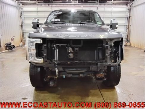 Used 2017 Ford F250 Lariat w/ Chrome Package AWD/4WD image 7