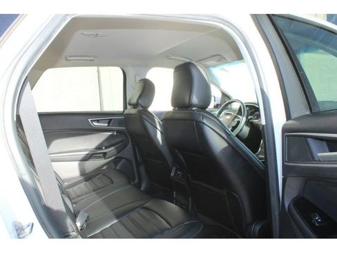 Used 2020 Ford Edge SEL w/ Convenience Package image 12