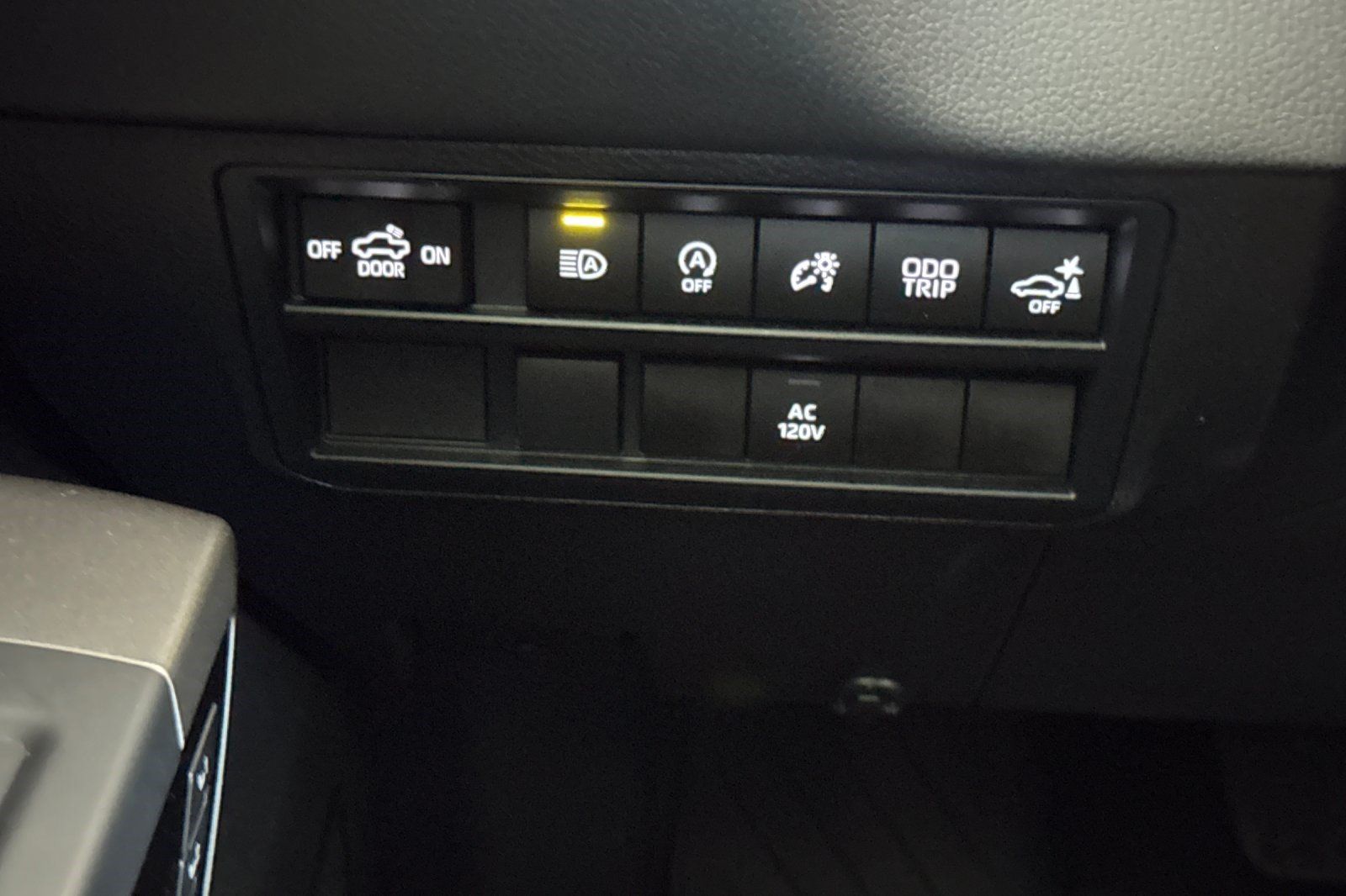 Used 2026 Toyota Tundra Limited AWD/4WD image 36