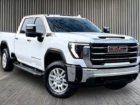 Used 2024 GMC Sierra 2500 SLT w/ SLT Premium Package AWD/4WD image 11