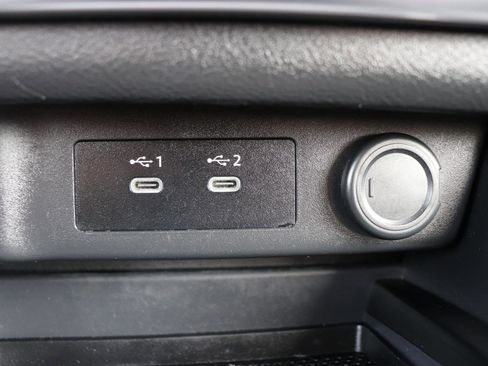 Used 2024 Nissan Rogue S image 33