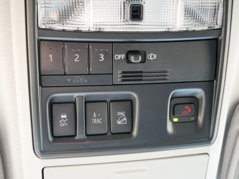 Used 2024 Toyota 4Runner SR5 Premium image 17