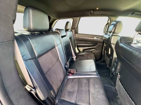 Used 2021 Jeep Grand Cherokee Laredo X image 27