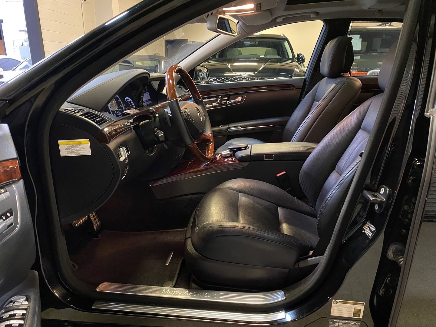 Used 2010 Mercedes-Benz S 550 4MATIC image 24