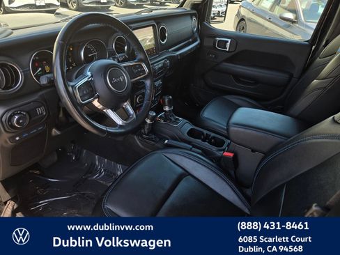 Used 2023 Jeep Wrangler Unlimited Rubicon 4xe w/ Cold Weather Group AWD/4WD image 10