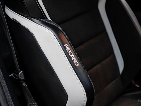 Used 2020 Ford Mustang Shelby GT500 w/ Carbon Fiber Track Pack image 51