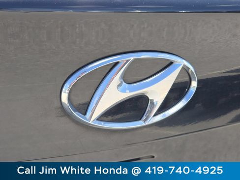 Used 2018 Hyundai Elantra SEL FWD image 16