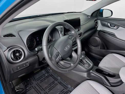Certified 2023 Hyundai Kona SEL w/ Convenience Package image 9