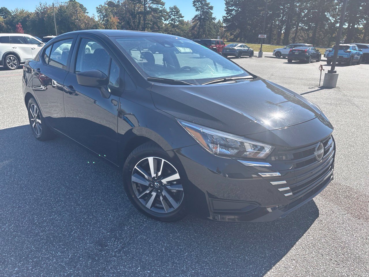 Used 2025 Nissan Versa SV FWD image 11