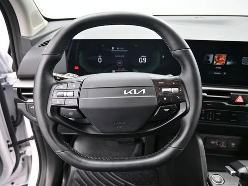 Used 2026 Kia Sportage LX image 13