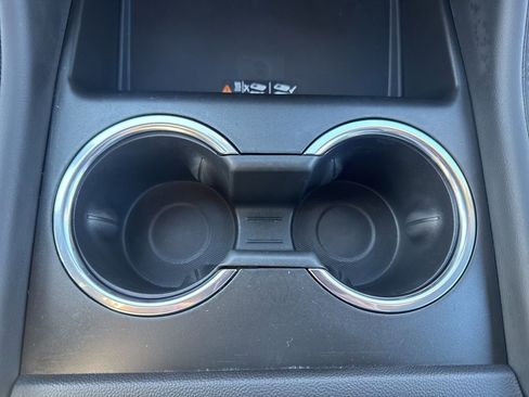 Used 2024 Chevrolet Suburban Z71 w/ Off-Road Capability Package image 19