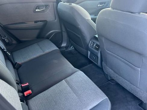 Used 2021 Nissan Rogue SV image 19